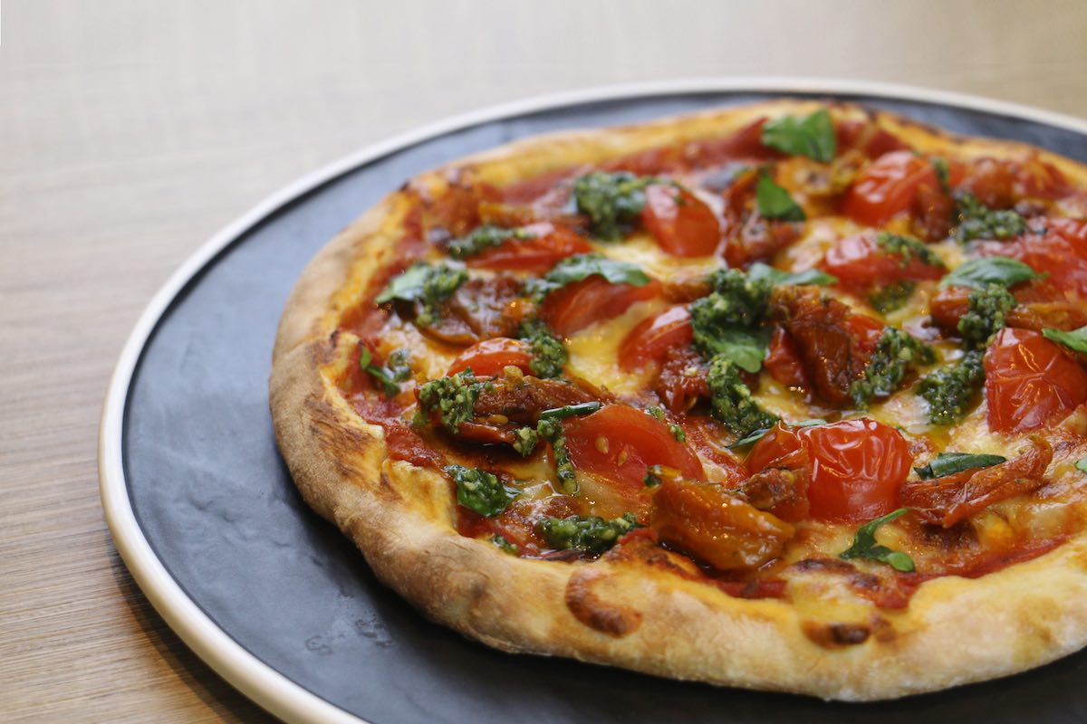 JW Marriott Hotel HK - Dolce 88 - Pizza with Tomato_Mozzarella_Basil