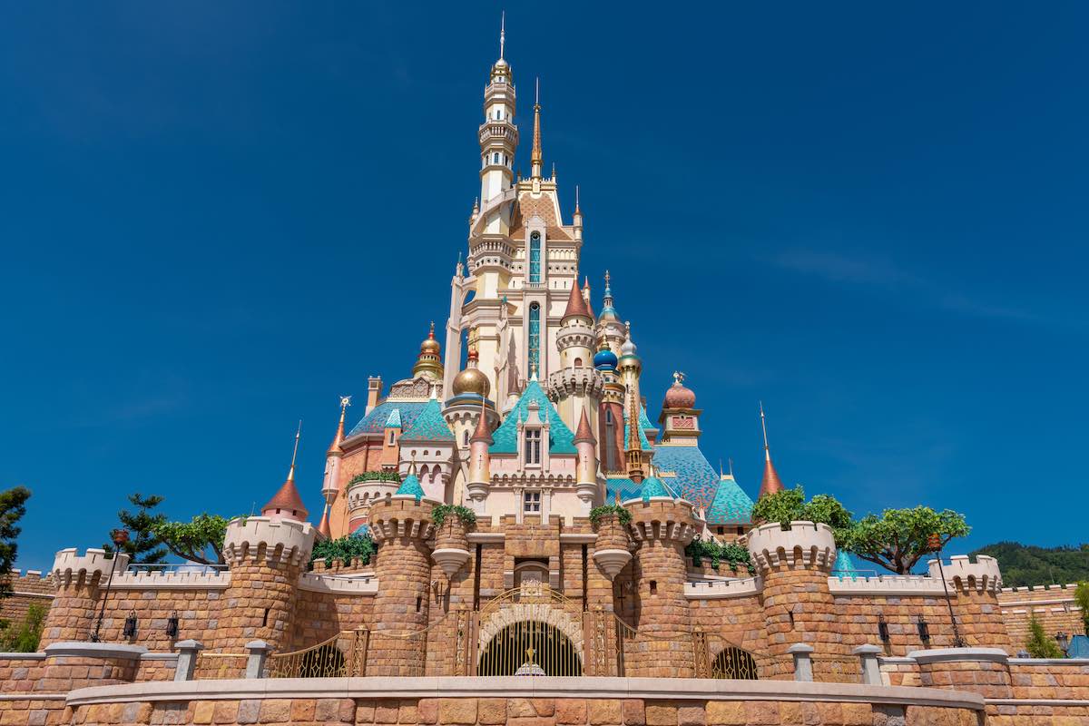 Hong Kong Disneyland Castle of Magical Dreams 01